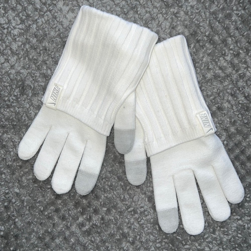 White Nike touch screen gloves